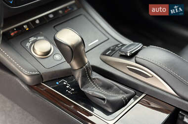 Седан Lexus ES 2016 в 