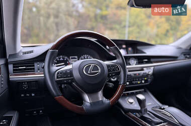 Седан Lexus ES 2016 в 