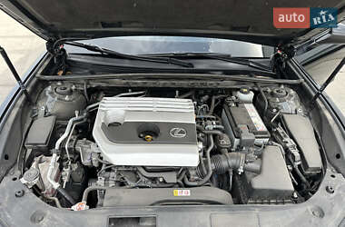 Седан Lexus ES 2021 в 