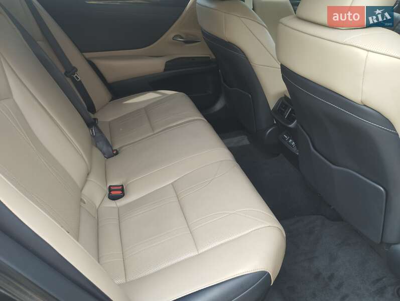 Седан Lexus ES 2018 в Києві