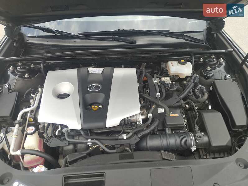 Седан Lexus ES 2018 в Києві