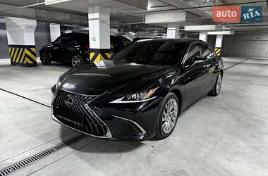Lexus ES 2022