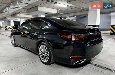 Седан Lexus ES 2022 в 