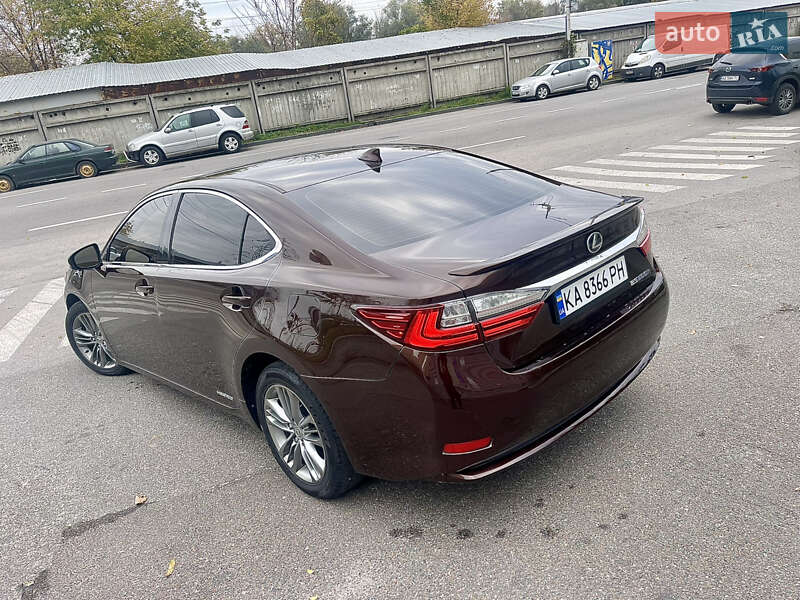 Седан Lexus ES 2015 в Киеве фото 10 Седан Lexus ES 2015 в Киеве