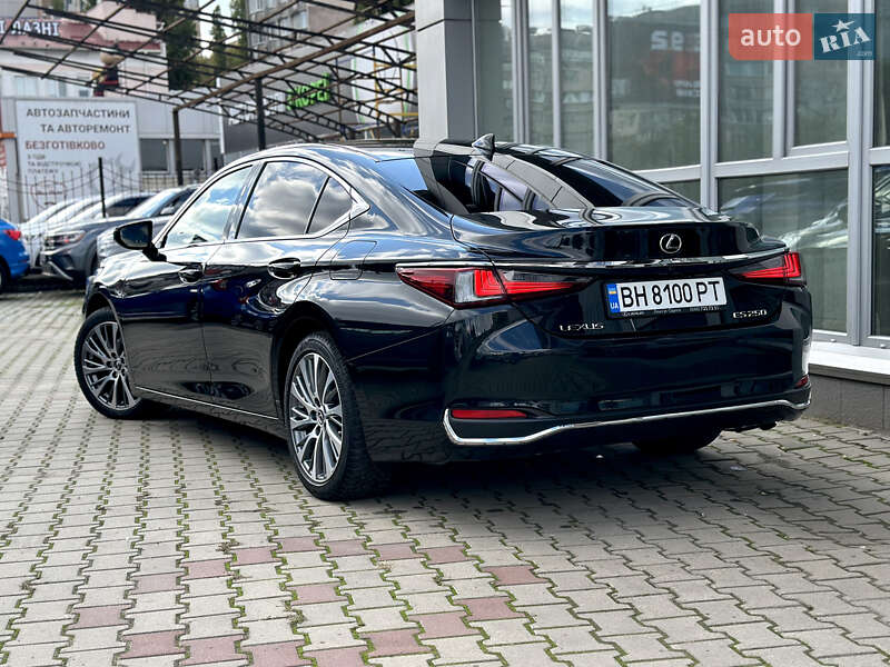 Седан Lexus ES 2020 в Одесі