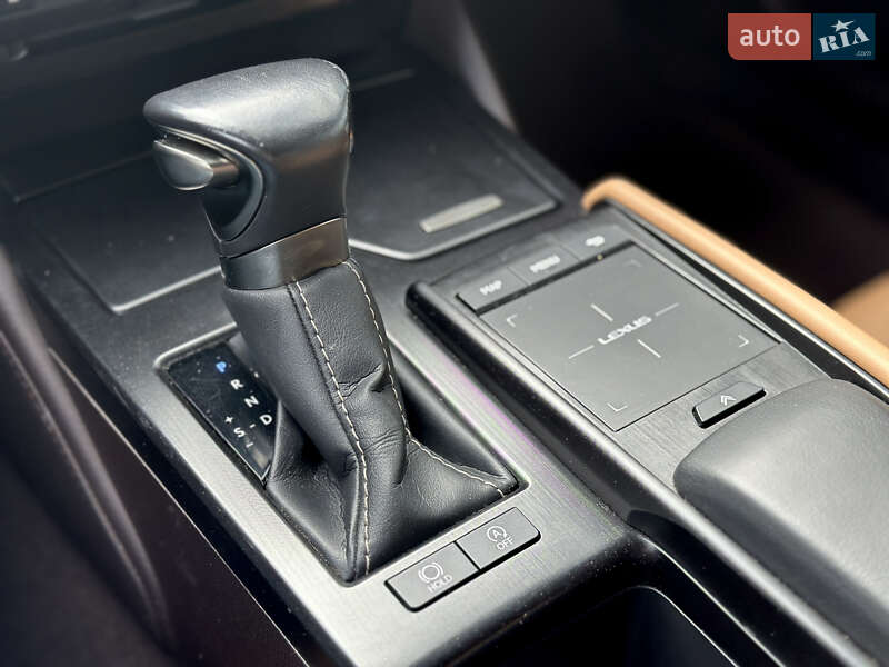 Седан Lexus ES 2020 в Одесі