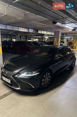 Седан Lexus ES 2020 в Києві