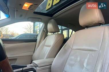 Седан Lexus ES 2014 в 