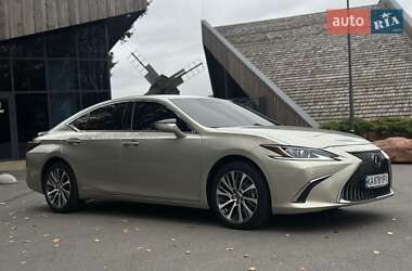 Седан Lexus ES 2020 в 