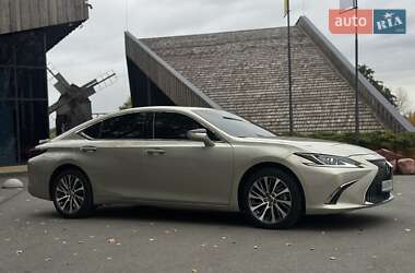 Седан Lexus ES 2020 в 