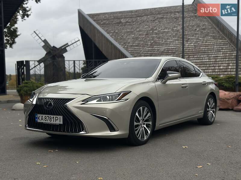 Седан Lexus ES 2020 в Киеве