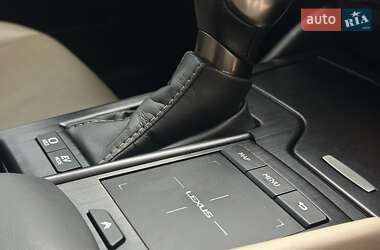 Седан Lexus ES 2020 в 