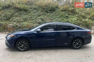 Седан Lexus ES 2014 в 