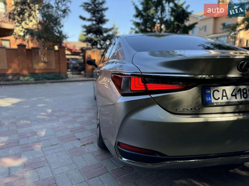 Седан Lexus ES 2018 в Черкассах фото 11 Седан Lexus ES 2018 в Черкассах
