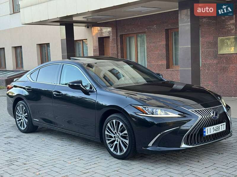 Lexus ES 2021
