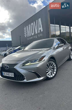 Седан Lexus ES 2019 в Дніпрі