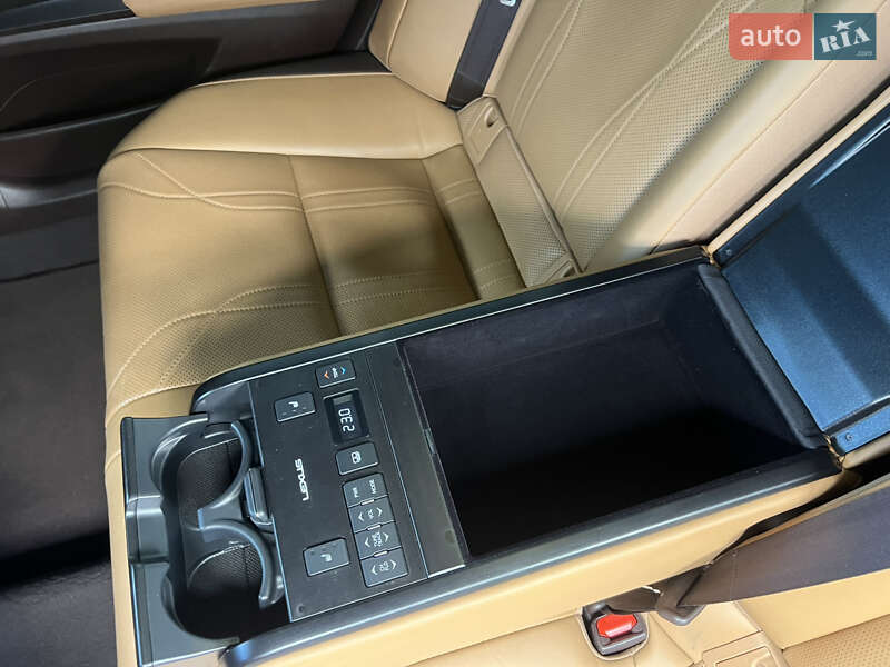 Седан Lexus ES 2019 в Днепре