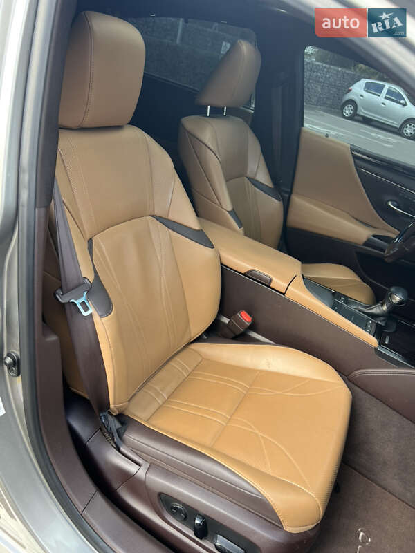 Седан Lexus ES 2019 в Днепре