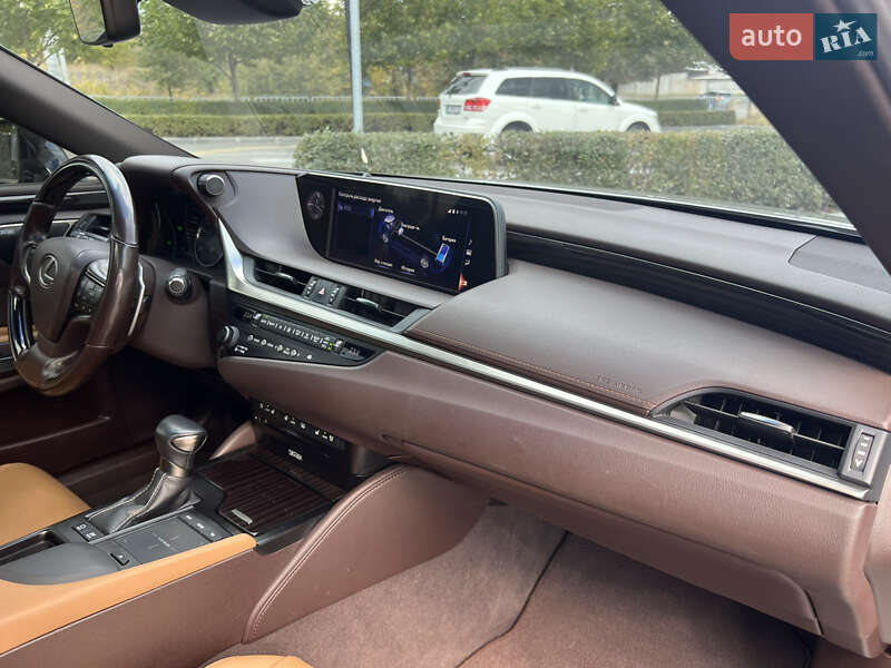 Седан Lexus ES 2019 в Днепре