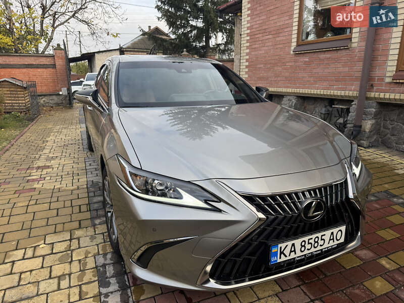 Седан Lexus ES 2022 в Киеве