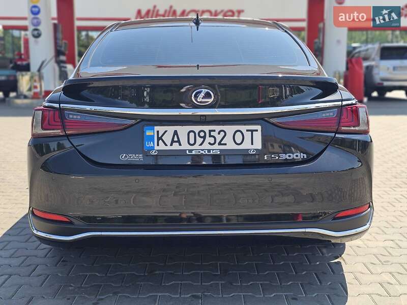Седан Lexus ES 2021 в Киеве