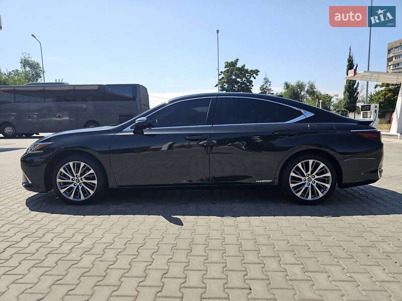 Седан Lexus ES 2021 в Киеве