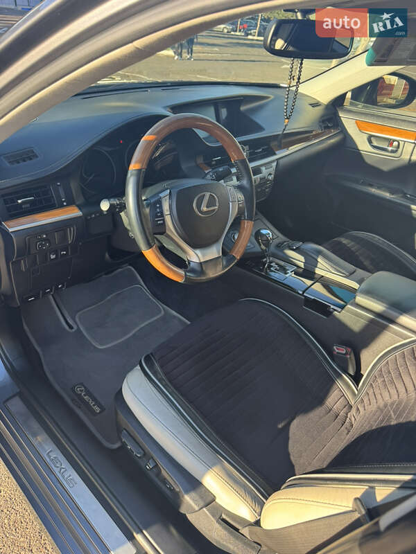 Седан Lexus ES 2014 в Одессе