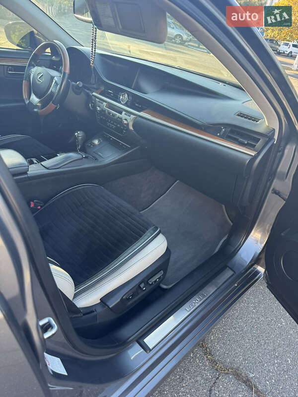 Седан Lexus ES 2014 в Одессе
