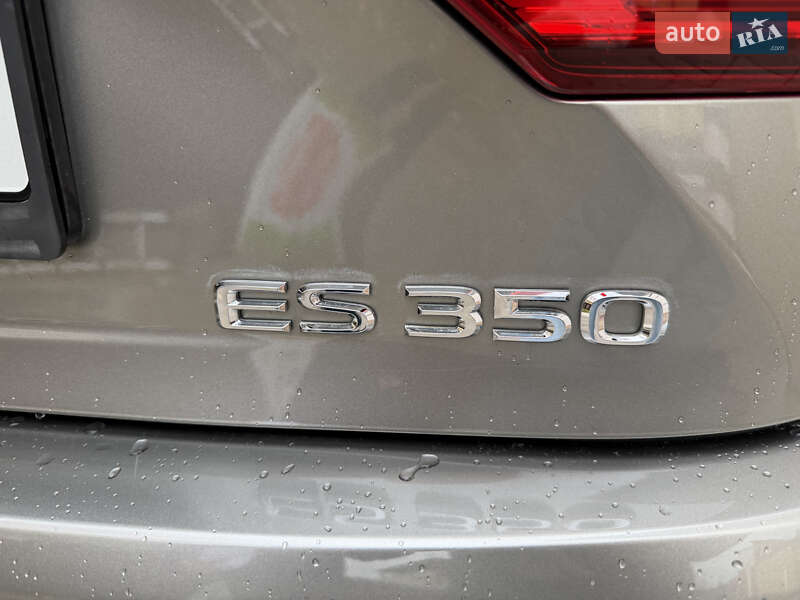 Седан Lexus ES 2017 в Львове фото 12 Седан Lexus ES 2017 в Львове