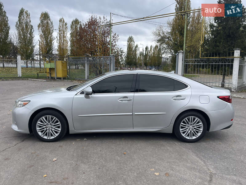 Седан Lexus ES 2013 в Кременчуге