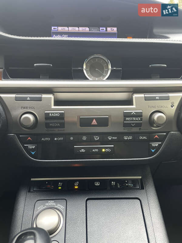 Седан Lexus ES 2013 в Кременчуге