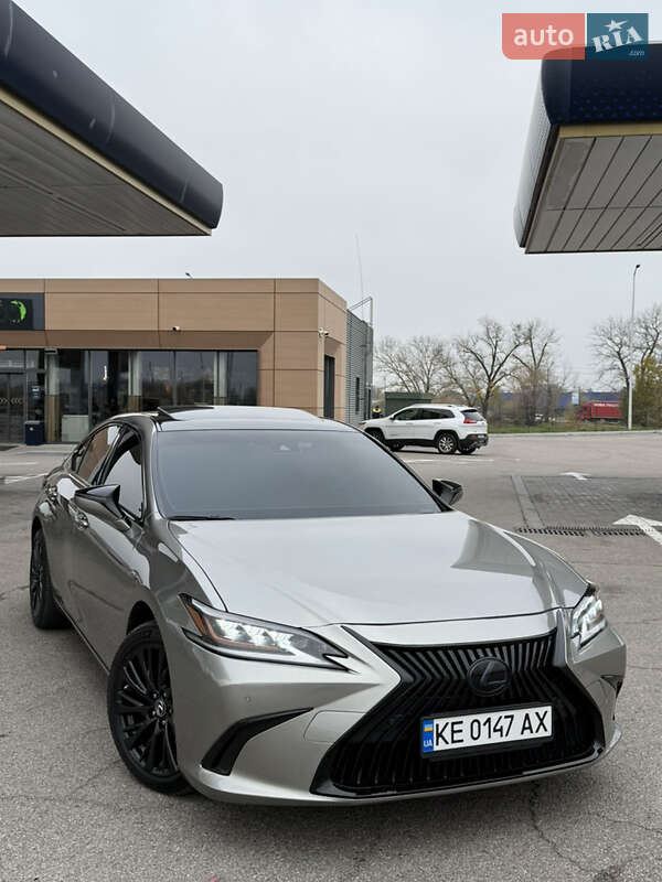 Седан Lexus ES 2021 в Дніпрі