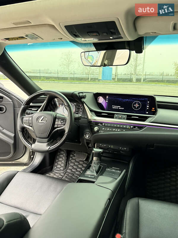 Седан Lexus ES 2021 в Дніпрі