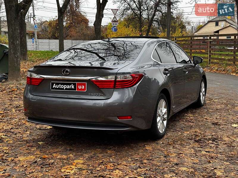 Седан Lexus ES 2014 в Киеве