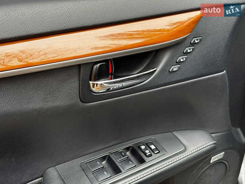 Седан Lexus ES 2014 в Киеве