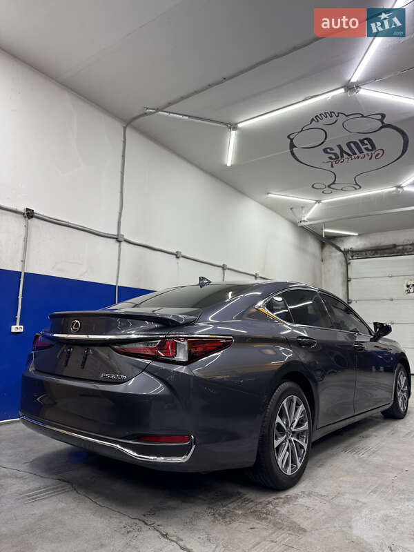 Седан Lexus ES 2022 в Києві