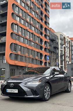 Седан Lexus ES 2022 в Киеве