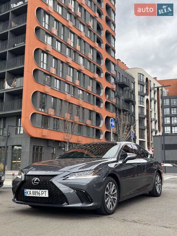 Седан Lexus ES 2022 в Києві