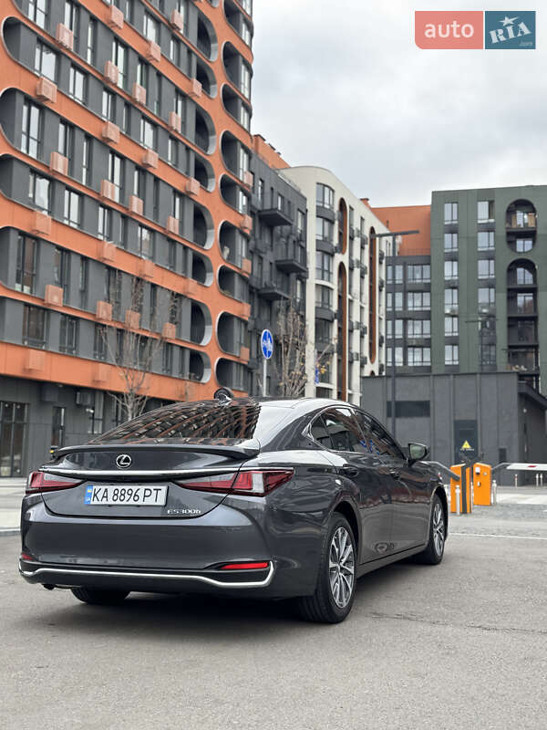Седан Lexus ES 2022 в Києві