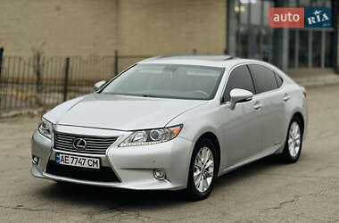 Седан Lexus ES 2014 в Каменском
