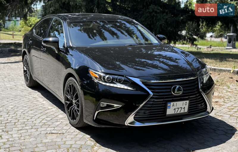 Седан Lexus ES 2016 в Виннице