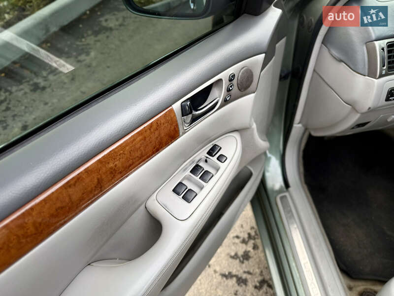 Седан Lexus ES 2004 в Тернополі