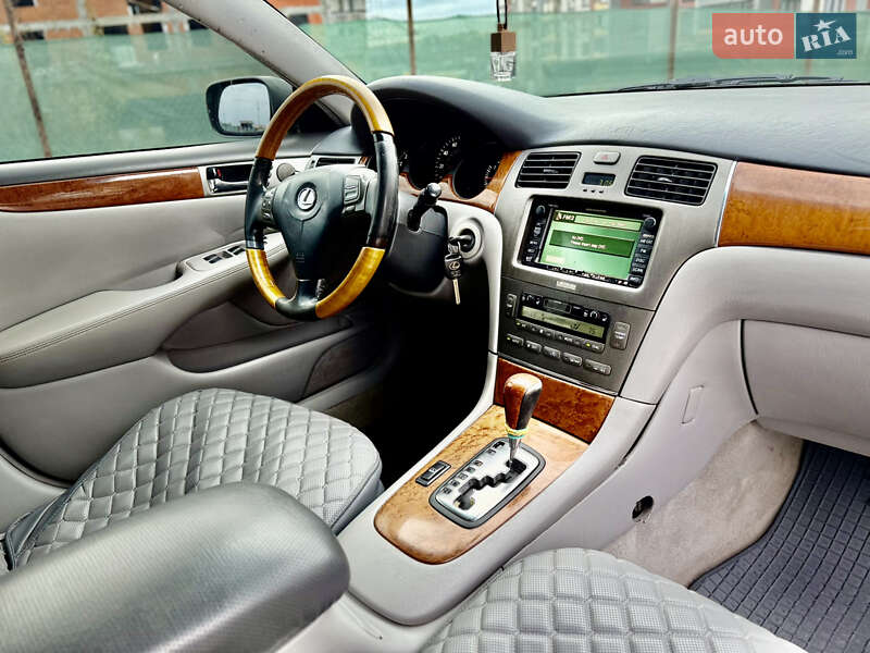 Седан Lexus ES 2004 в Тернополі