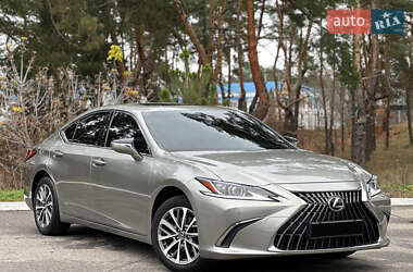 Седан Lexus ES 2022 в Киеве