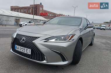 Седан Lexus ES 2018 в Києві