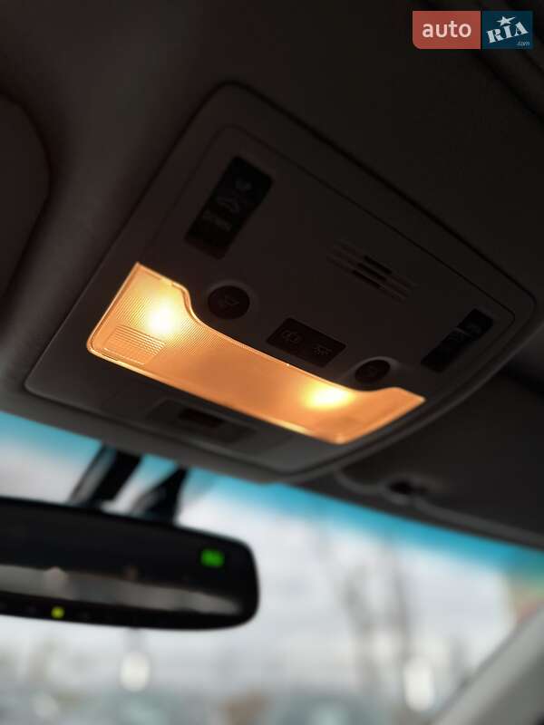 Седан Lexus ES 2015 в Белогородке