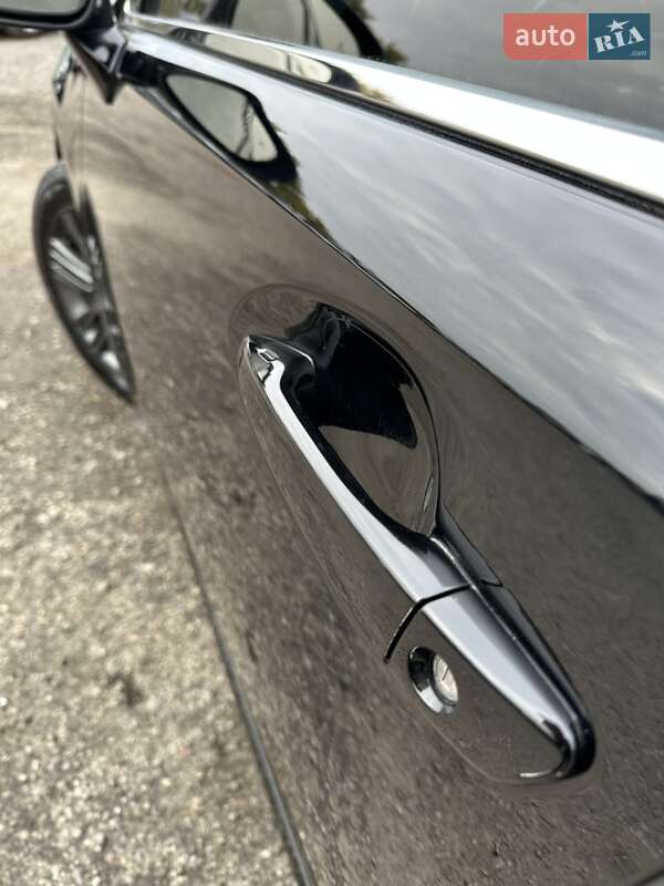 Седан Lexus ES 2015 в Белогородке