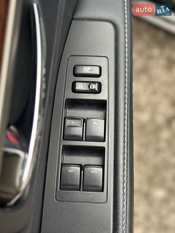 Седан Lexus ES 2015 в Белогородке