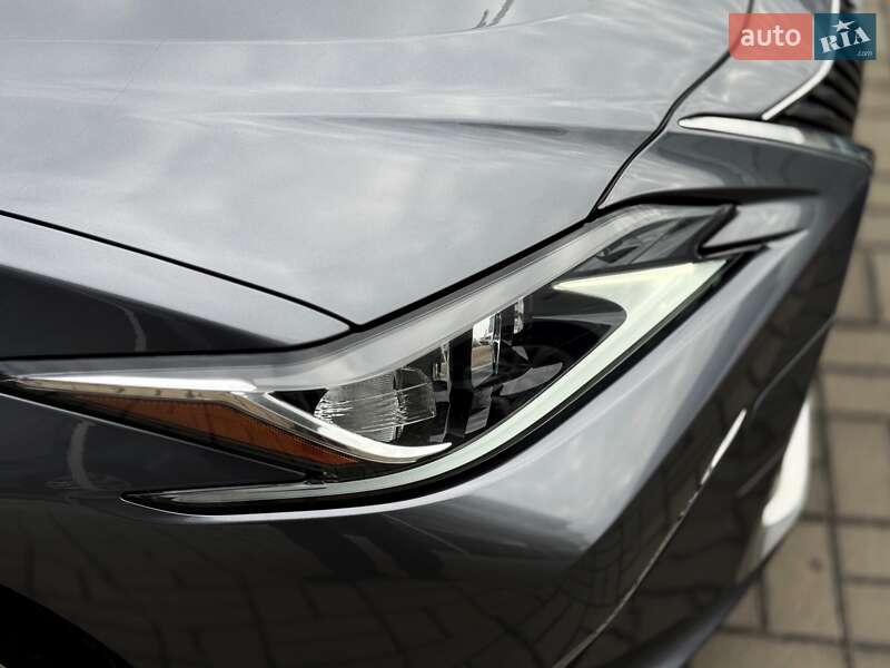 Седан Lexus ES 2020 в Киеве
