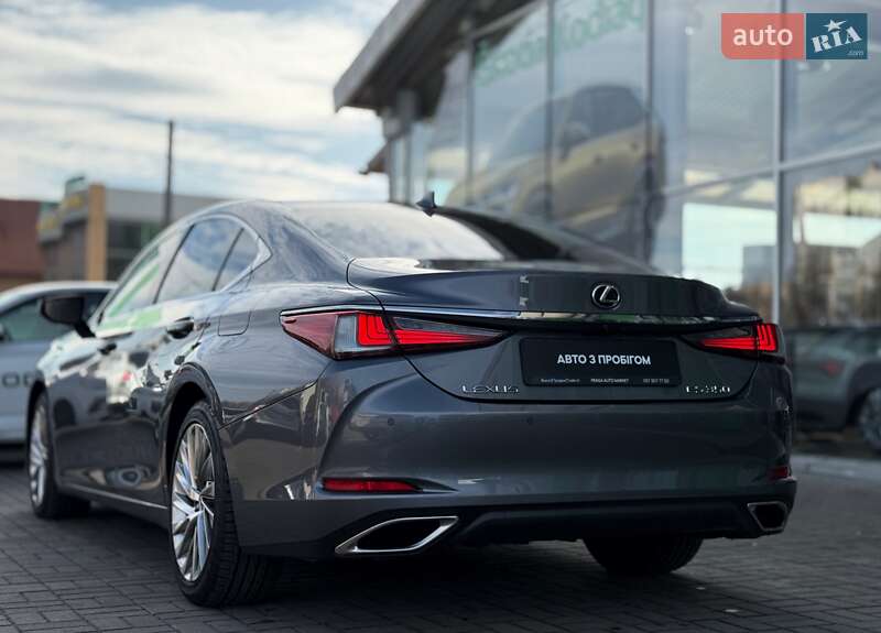 Седан Lexus ES 2020 в Киеве